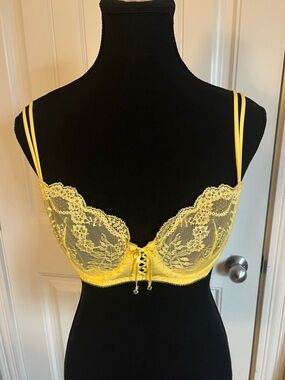 🌼RARE Victoria’s Secret Yellow Demi Lace Balconette Bra 34C Y2K Sexy Unlined